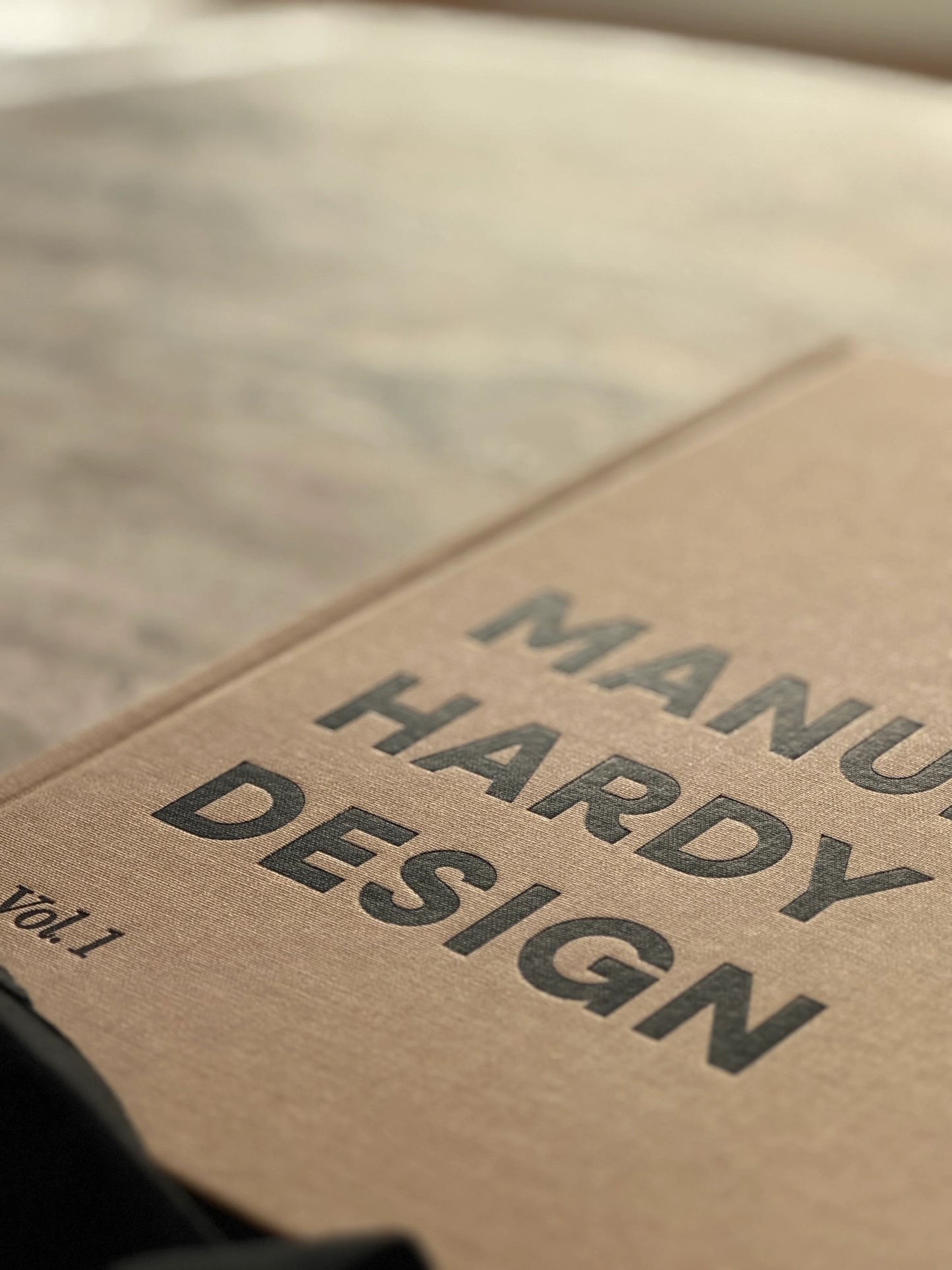Manuela Hardy Design Bok